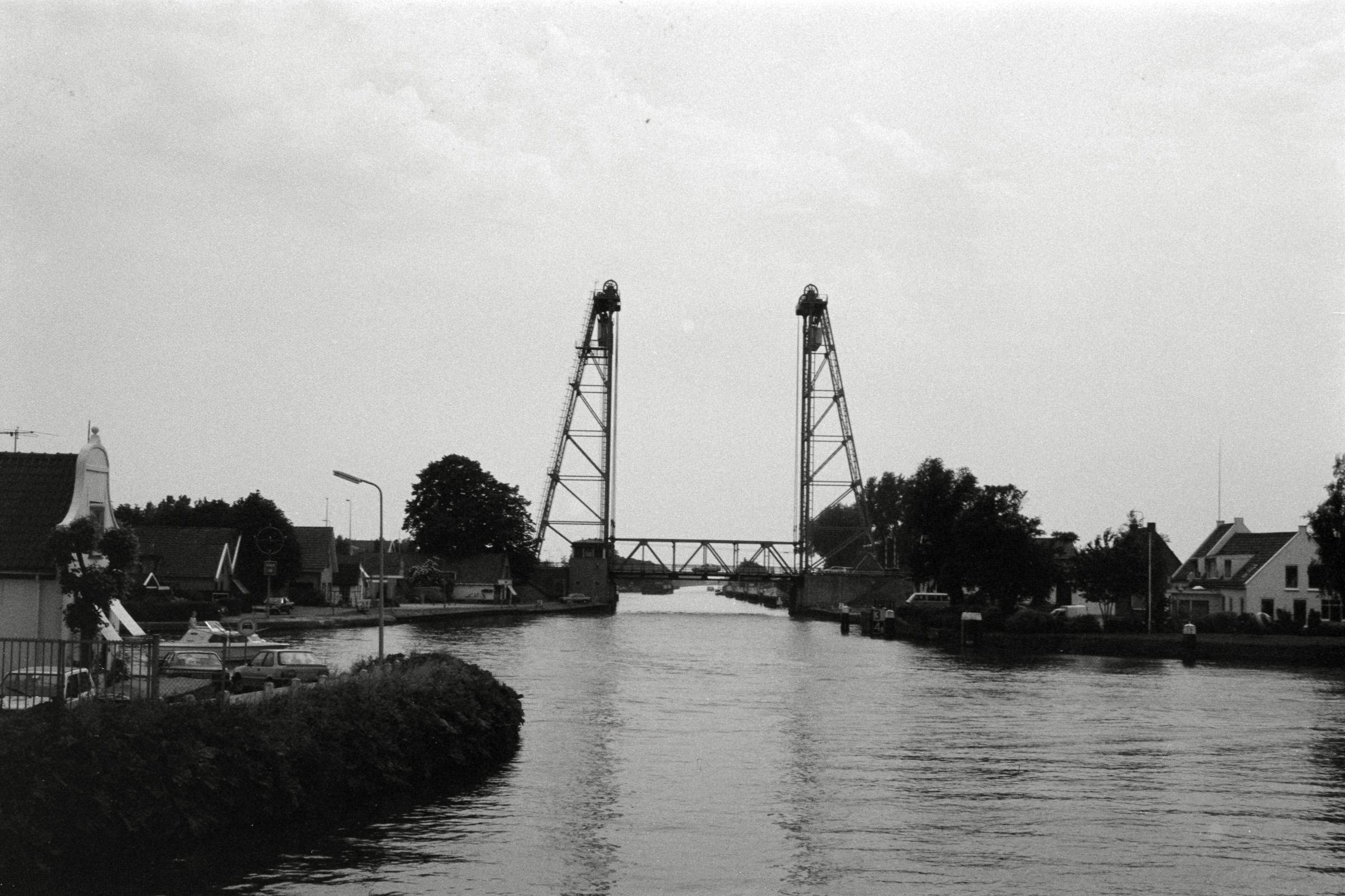 AHP F1992 06 002 sc250507 img27 NLP